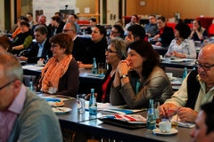 Gruppenfoto von Teilnehmer einer vergangenen Fachtagung für Schwerbehindertenvertretungen sowie Betriebs- und Personalräte in Frankfurt am Main