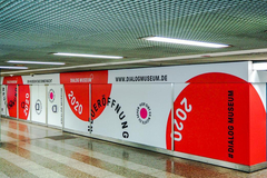 Fassade des Dialogmuseums in der B-Ebene der Frankfurter Hauptwache (Foto: Dialog im Dunkeln GmbH) Fassade des Dialogmuseums in der B-Ebene der Frankfurter Hauptwache