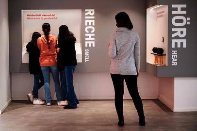 Sinnesstationen im Foyer