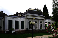 Die Villa Leonhardi im Palmengarten Frankfurt beherbergt ein gastronomisches Integrationsprojekt (Foto: Kombinat)