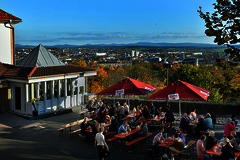 Das Klostercafé "Flora" auf dem Fuldaer Frauenberg (Foto: Arnulf Müller) Das Klostercafé "Flora" auf dem Fuldaer Frauenberg (Foto: Arnulf Müller)