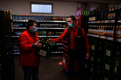 Inklusionsbetriebe - wie das Unter Marvin T. im Nahkauf-Markt in Lorsch mit Marktleiter Matteo Usei