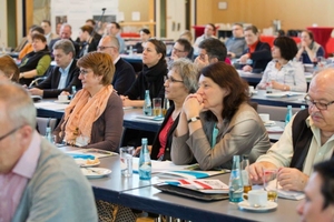 Gruppenfoto von Teilnehmer einer vergangenen Fachtagung für Schwerbehindertenvertretungen sowie Betriebs- und Personalräte in Frankfurt am Main